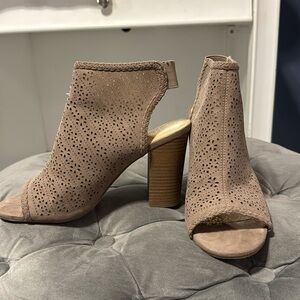 Lauren Conrad heels size 9